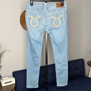 True Religion Vintage Collection Light Wash Blue Distressed Mid Rise Jeans 30